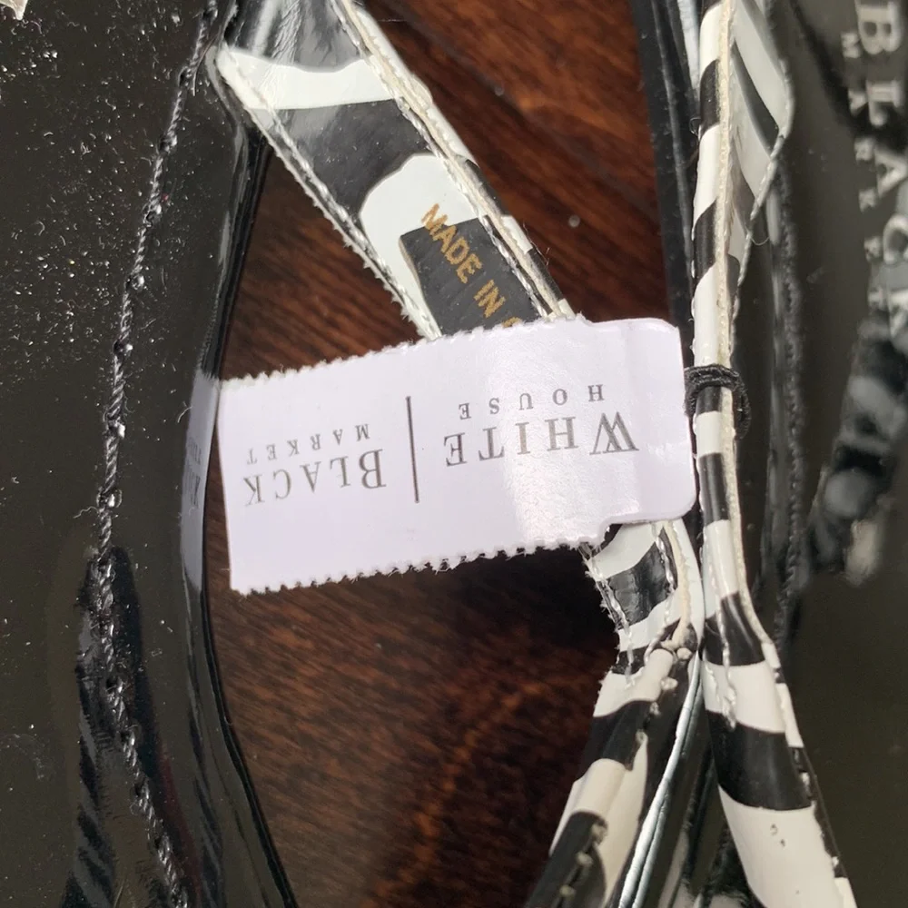 NWT WHITE HOUSE | BLACK MARKET Animal Print Thong Sandals Size 7